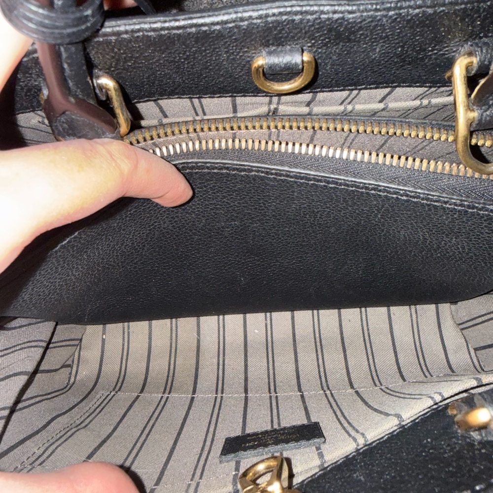 Louis Vuitton Empriente Montaigne BB - Picture 8 of 11